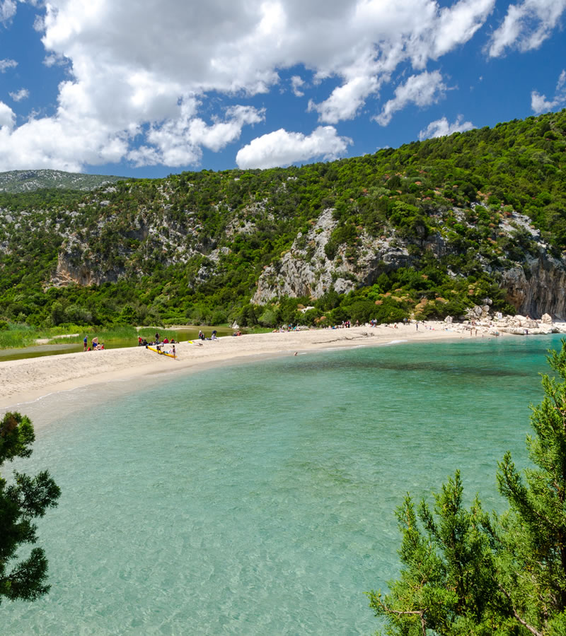 The beaches Hotel La Perla