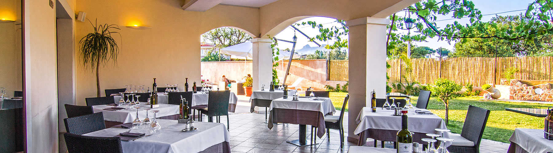 Hotel La Perla Restaurant - Eat with gusto in Arbatax